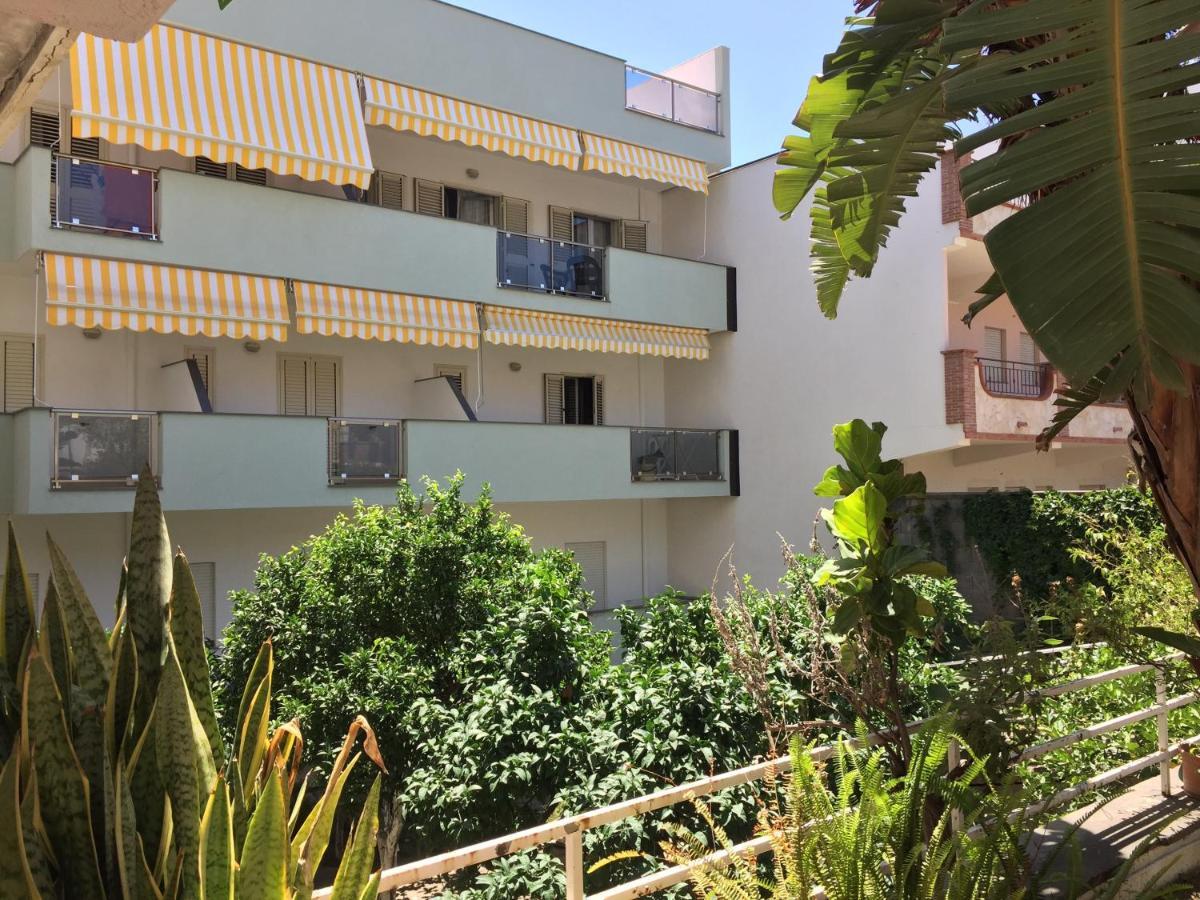 Le Zagare apartments SantʼAlessio Siculo Extérieur photo